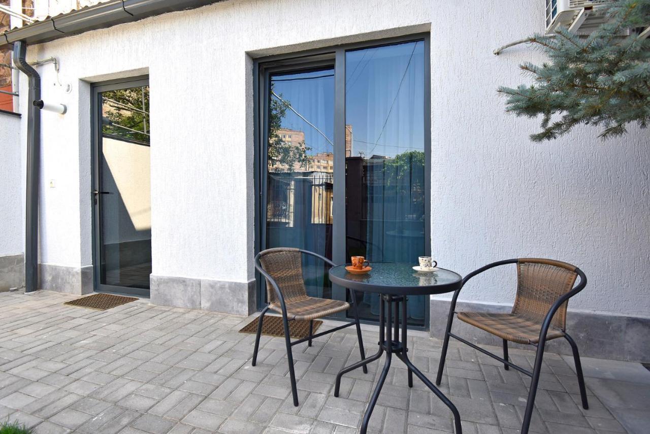 The Nut Guest House Yerevan Exterior foto