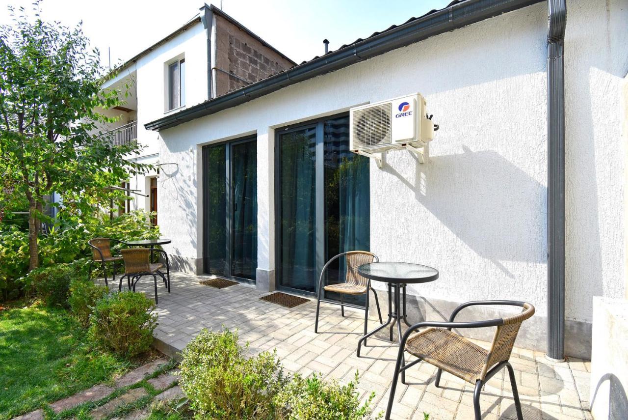 The Nut Guest House Yerevan Exterior foto